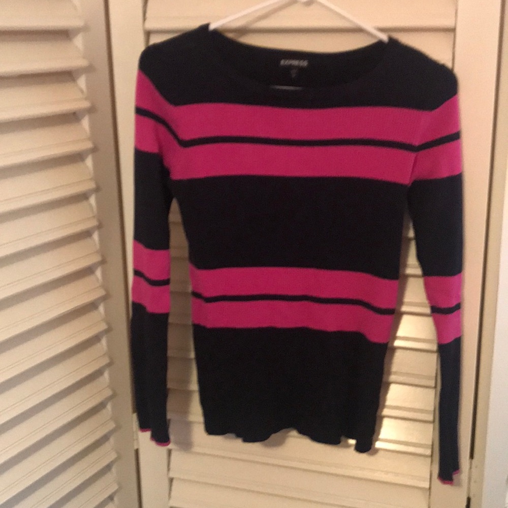 Super Cut Navy & Hot Pink Sweater!!